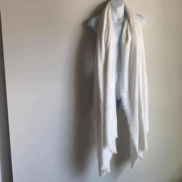 Steve Madden Wide and Long Pink Check Scarf Wrap - Picture 5 of 10